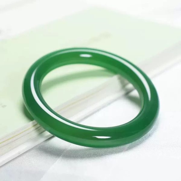 Green Jade Round Bangle - Image 3